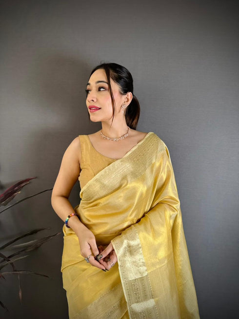 Vasthrlay Banarasi Weaving Lavendar