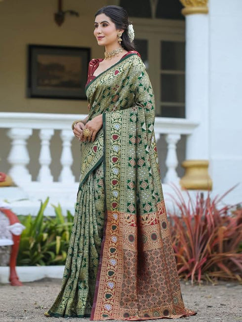 Vasthrlay Banarasi Traditional Unstitched Saree