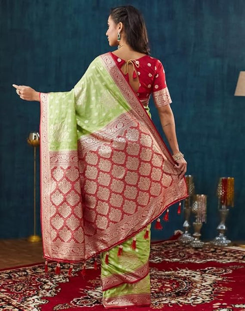 Vasthrlay Banarasi Jacquard Unstitched White Saree