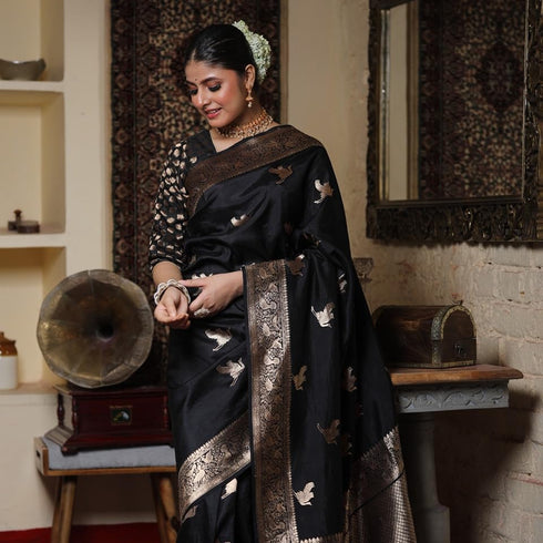 Vasthrlay Black Kanjivaram Saree