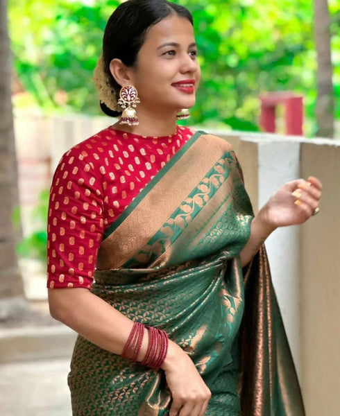 Vasthrlay Green Saree