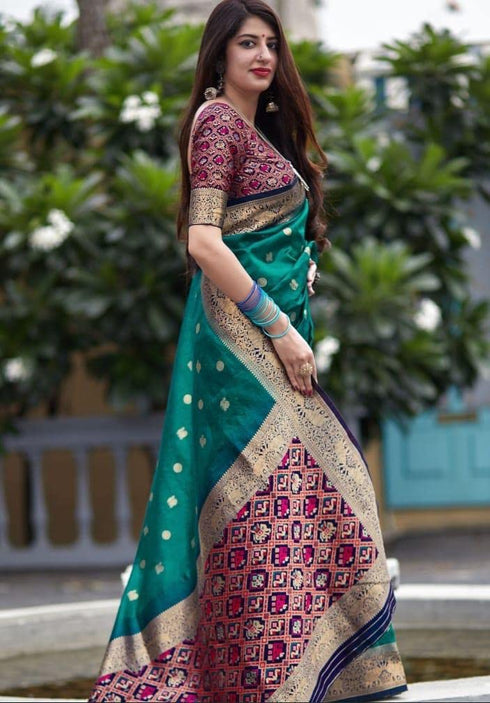 Vasthrlay Banarasi Saree