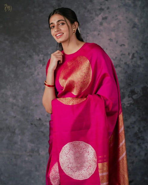 Vasthrlay Saree