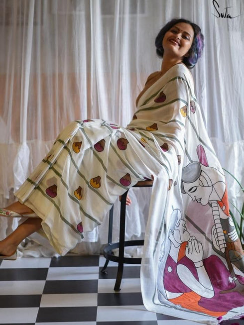 Vasthrlay Off White Artistic Decorative Traditional