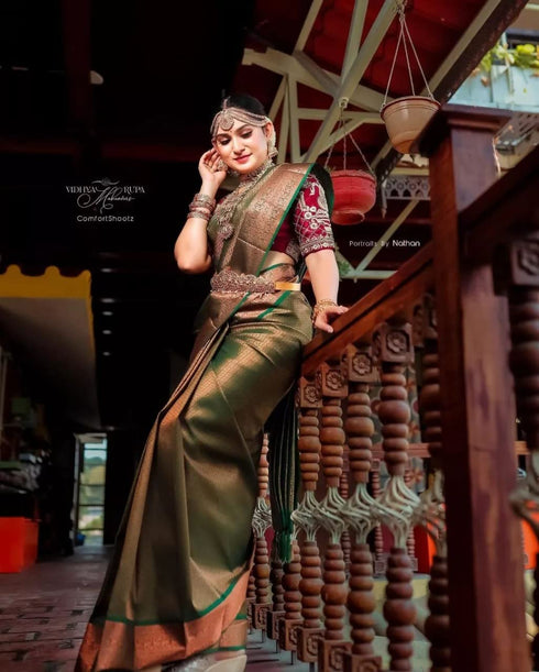 Vasthrlay Green Banarasi Wedding Saree