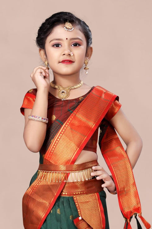 Vasthrlay Beautiful Gorgeous Maharashtrian Traditional