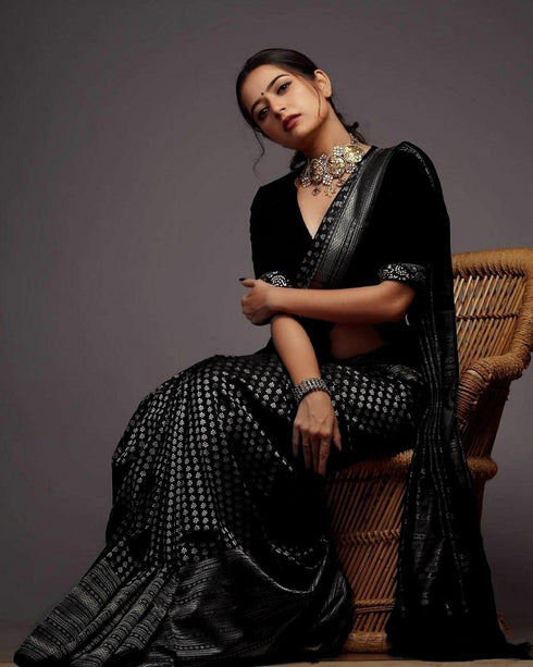 Vasthrlay Black Kanjivaram Saree