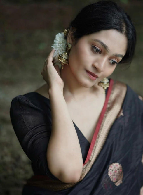 Vasthrlay Black Kanjivaram Saree