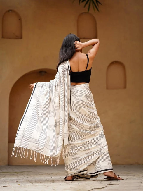 Vasthrlay Off White Handloom Lightweight Unstitche