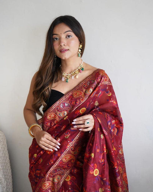Vasthrlay Traditional Unstitched Saree