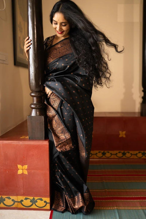 Vasthrlay Saree