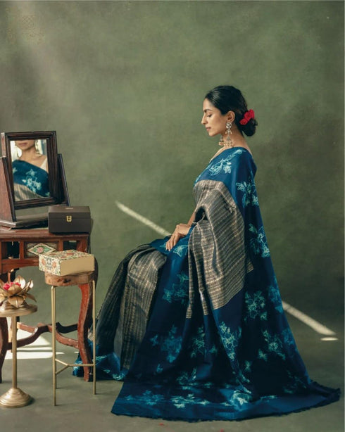 Vasthrlay Kanjivaram Unstitched Saree