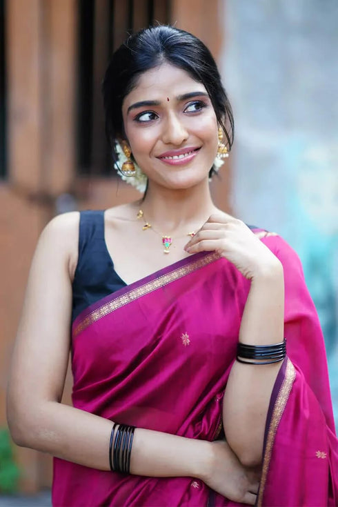 Vasthrlay Banarasi Unstitched Saree