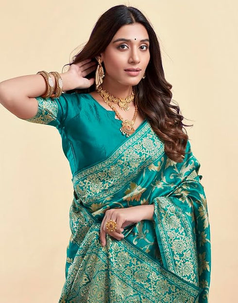 Vasthrlay Womens Jacquard Rama Saree With Unstitched Blouse Piece