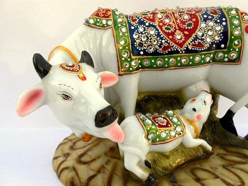 Ansh Outlet Cow Statue