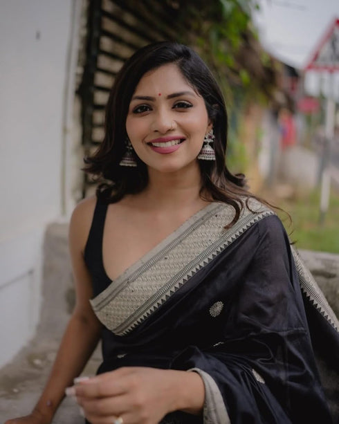 Vasthrlay Black Kanjivaram Saree