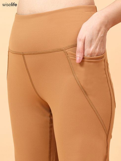 Wiselife Active Flare Pants (Brown)