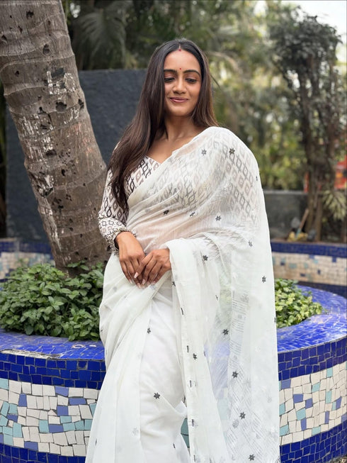 Vasthrlay Minimal Designer Lightweight Ethnic