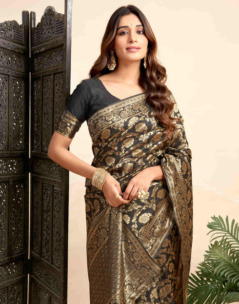 Vasthrlay Banarasi Traditional Unstitched Saree