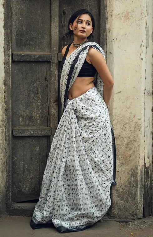 Vasthrlay Printed Elegant Lightweight