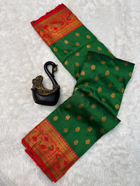 Vasthrlay Banarasi Paithani Weaving