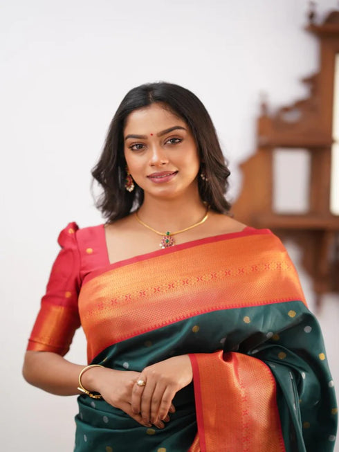 Vasthrlay Banarasi Traditional Unstitched Saree
