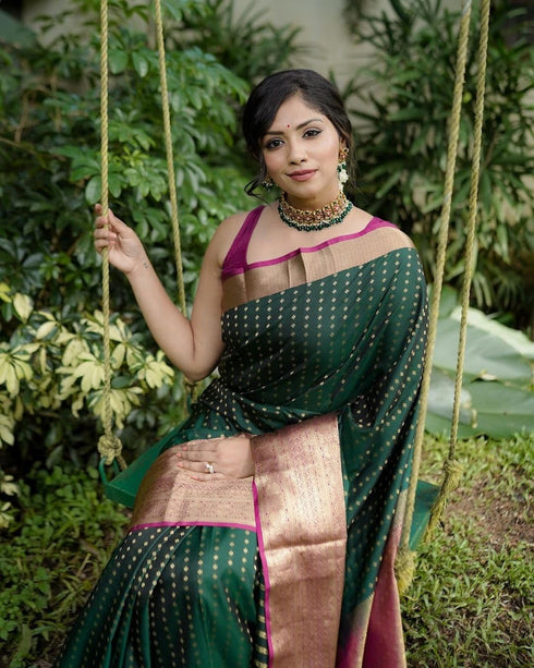 Vasthrlay Banarasi Traditional Unstitched Saree