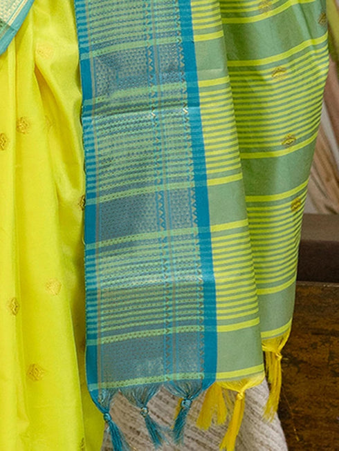 Vasthrlay Weaving Khaki Saree