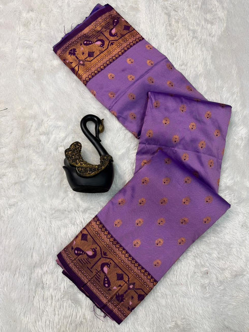 Vasthrlay Banarasi Paithani Weaving