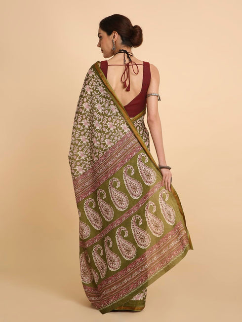 Vasthrlay Lightweight Breathable Traditional Printed Saree