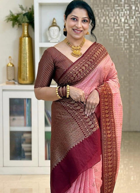 Vasthrlay Magenta Traditional Saree