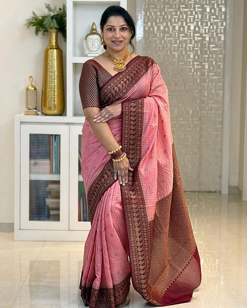 Vasthrlay Magenta Traditional Saree