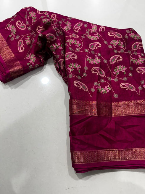Vasthrlay Elegant Paisley Traditional Lightweight