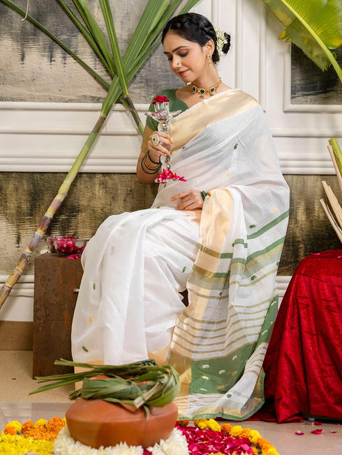 Vasthrlay Special Weaving Unstitched White Saree