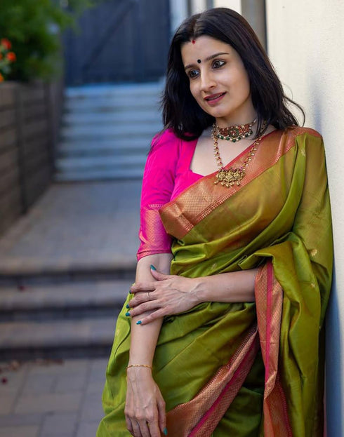 Vasthrlay Womens Jacquard Unstitched Lavender Saree