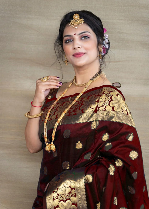 Vasthrlay Banarasi Unstitched Saree