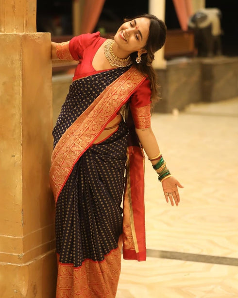 Vasthrlay Wedding Saree