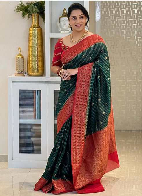 Vasthrlay Magenta Traditional Saree