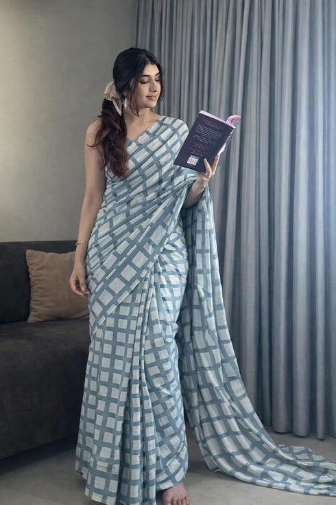 Vasthrlay Printed Pattern Elegant Lightweight