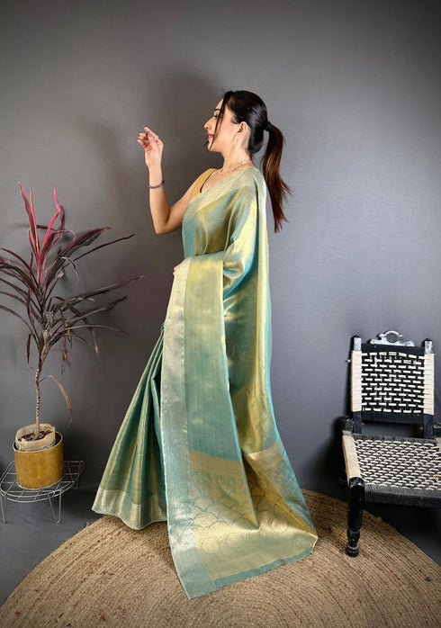 Vasthrlay Banarasi Weaving Lavendar