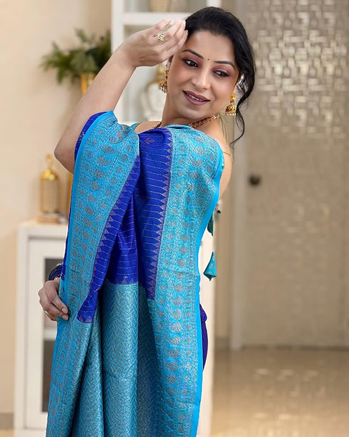 Vasthrlay Magenta Traditional Saree