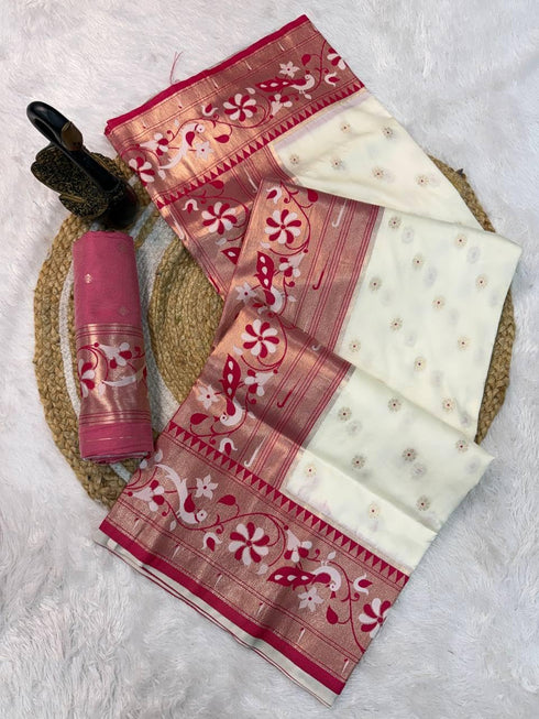 Vasthrlay Banarasi Paithani Weaving