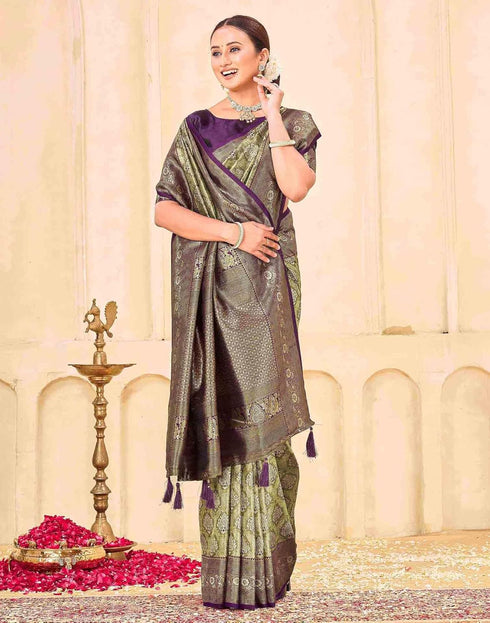 Vasthrlay Womens Banarasi Unstitched Green Saree