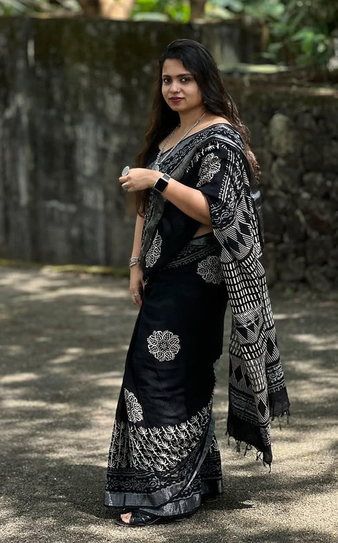 Vasthrlay Printed Lightweight Traditional Designer