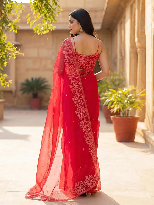 Vasthrlay Printed White Saree