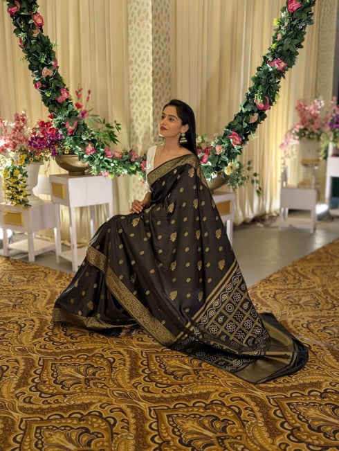 Vasthrlay Kanjivaram Saree