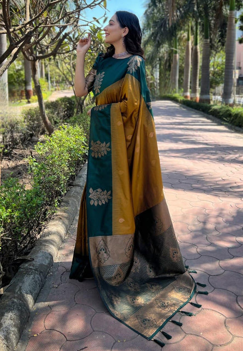 Vasthrlay Kanjivaram Woven Saree