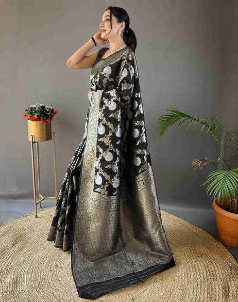 Vasthrlay Banarasi Traditional Unstitched Saree