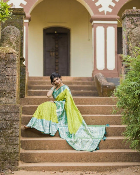 Vasthrlay Kanjivaram Saree
