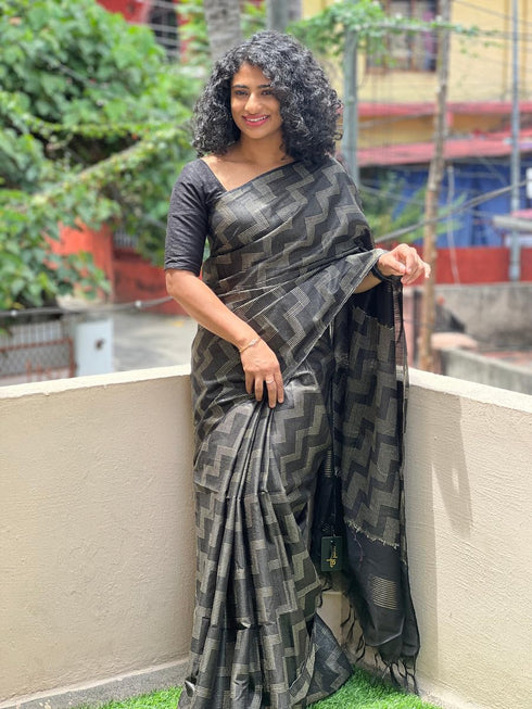 Vasthrlay Bhagalpuri Unstitched Saree